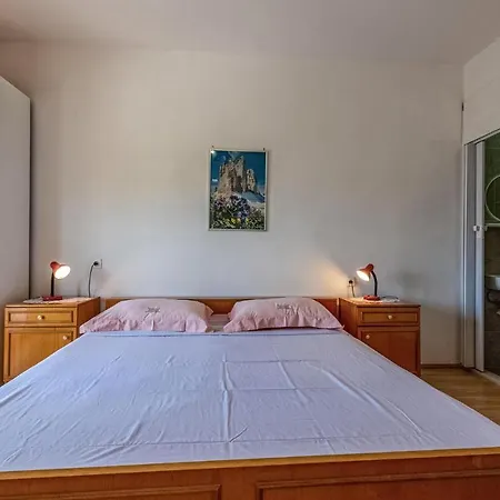 Appartamento Amazing In Pag With House Sea View